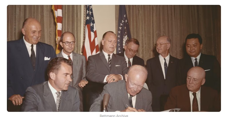 Hawaii becomes 50th state